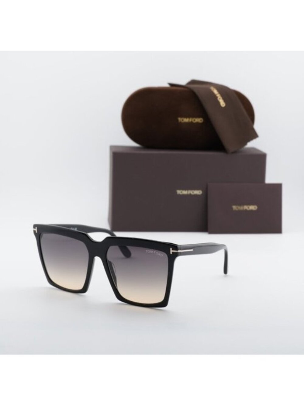 New Tom Ford FT0764 01B Sabrina Sunglasses Black Square Frame, Smoke Lenses - Picture 10 of 10